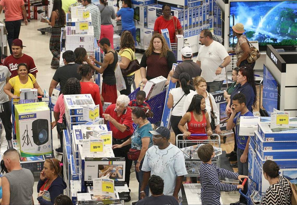 Long lines fail to Deter Some Early Shoppers
