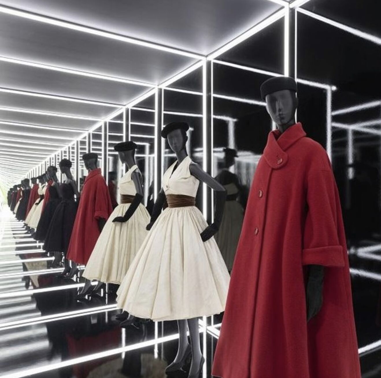 El legado de Christian Dior a través de sus vestidos y su inspiración